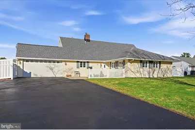 28 Sycamore Road, Levittown, PA 19056 - Photo 1