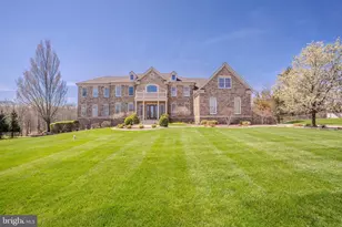 24 Hayhurst Dr, Newtown, PA 18940 - Photo 3