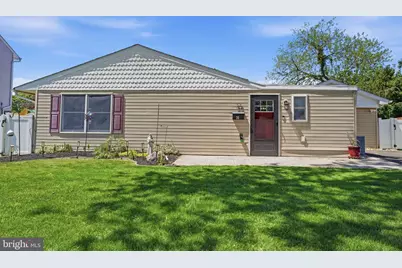 35 Ember Lane, Levittown, PA 19054 - Photo 1