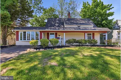 35 Robin Hill Lane, Levittown, PA 19055 - Photo 1