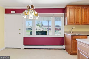 154 Pinewood Dr, Levittown, PA 19054 - Photo 9
