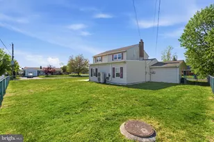 154 Pinewood Dr, Levittown, PA 19054 - Photo 39