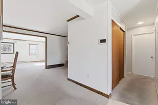 154 Pinewood Dr, Levittown, PA 19054 - Photo 11