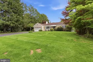 162 Valley Dr, Southampton, PA 18966 - Photo 3