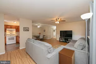 52 Natalie Ct, Levittown, PA 19057 - Photo 7
