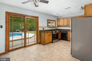 23 Cotton Rd, Levittown, PA 19057 - Photo 9