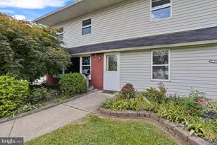 23 Cotton Rd, Levittown, PA 19057 - Photo 3