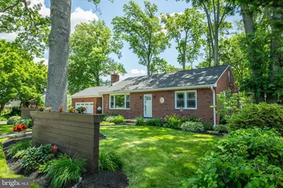 389 W Palmer Street, Morrisville, PA 19067 - Photo 1