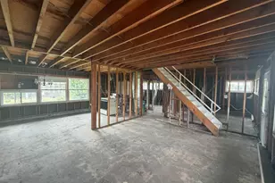14 Circle Rd, Levittown, PA 19057 - Photo 5