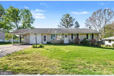 7 Hope Drive, Boiling Springs, PA 17007 - Photo 1