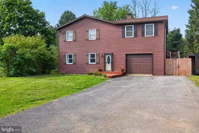 307 W Pine Street, Mount Holly Springs, PA 17065 - Photo 1