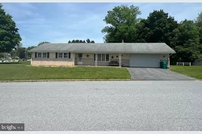 200 Oak Dr, Mount Holly Springs, PA 17065 - Photo 1