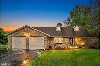 100 Lakeview Drive, Elverson, PA 19520 - Photo 1