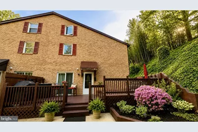 97 Park Vallei, Brookhaven, PA 19015 - Photo 1