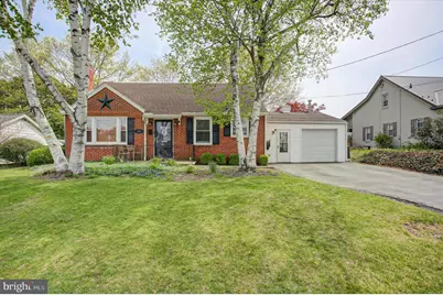 374 Glen Street, Chambersburg, PA 17201 - Photo 1