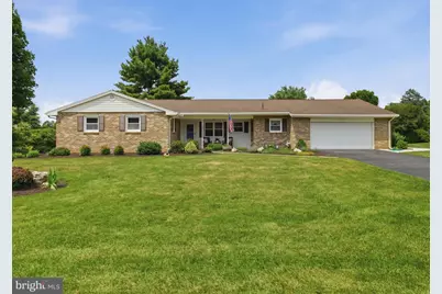 207 Sherwood Drive, Chambersburg, PA 17202 - Photo 1