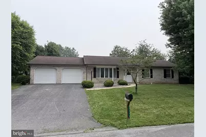 2714 Fillmore Dr, Chambersburg, PA 17201 - Photo 1