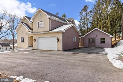 216 N Charlotte Street, Manheim, PA 17545 - Photo 1