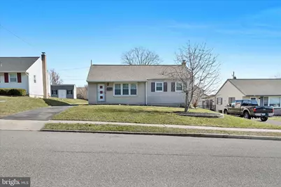 535 N Locust Street, Elizabethtown, PA 17022 - Photo 1