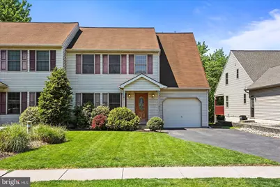 724 Fieldstone Lane, Elizabethtown, PA 17022 - Photo 1