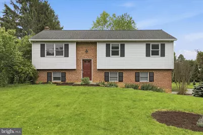 42 Pinewood Avenue, Lititz, PA 17543 - Photo 1