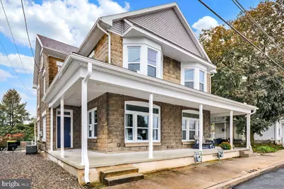 16 E Carpenter Avenue, Myerstown, PA 17067 - Photo 1