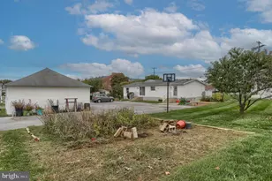 223 S Locust St, Palmyra, PA 17078 - Photo 27