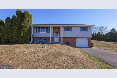 202 Redwood Lane, Lebanon, PA 17046 - Photo 1
