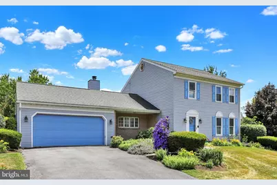 19 Foxchase Ln, Lebanon, PA 17042 - Photo 1