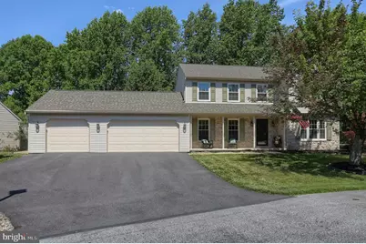 15 Oak Knoll Circle, Lebanon, PA 17042 - Photo 1