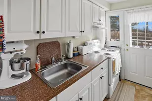200 Maplewood Dr, Pottstown, PA 19464 - Photo 11