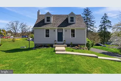 18 Perkiomen Avenue, Schwenksville, PA 19473 - Photo 1