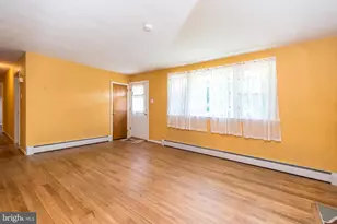 504 Green St, Green Lane, PA 18054 - Photo 9