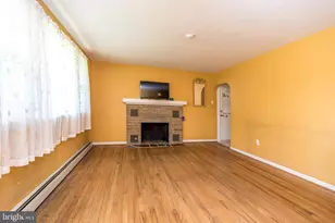504 Green St, Green Lane, PA 18054 - Photo 11