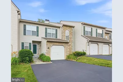61 Hampton Court, Norristown, PA 19403 - Photo 1
