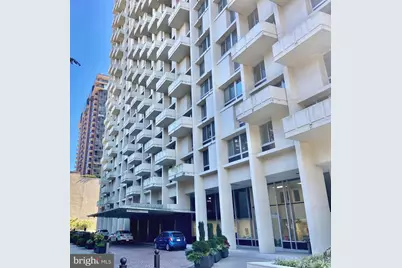 604 S Washington Square #810, Philadelphia, PA 19106 - Photo 1