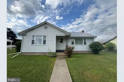 513 E Chestnut Street, Hegins, PA 17938 - Photo 1