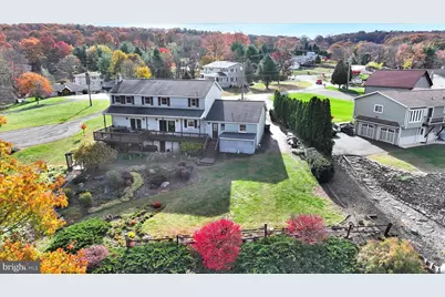 831 Cayuga Cove, Auburn, PA 17922 - Photo 1