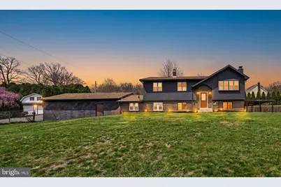 300 Topeka Avenue, Shenandoah, PA 17976 - Photo 1