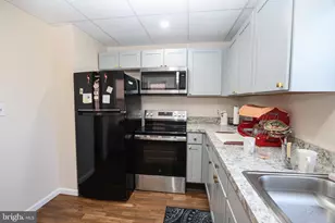 1130 W Norwegian St, Pottsville, PA 17901 - Photo 9