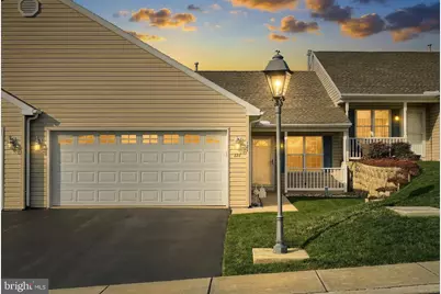 121 Furlong Way #121, Red Lion, PA 17356 - Photo 1
