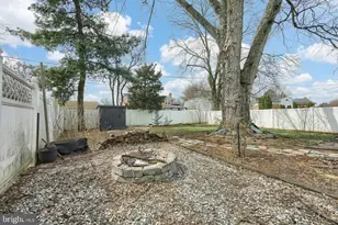 1960 Bannister St, York, PA 17404 - Photo 9