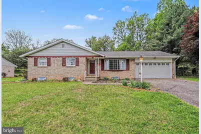 12 Greenbriar Drive, York, PA 17407 - Photo 1