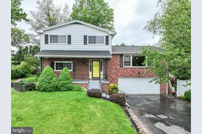 420 Cortleigh Drive, York, PA 17402 - Photo 1