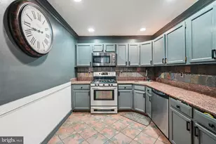 21 Cottonwood St, Jersey City, NJ 07305 - Photo 5