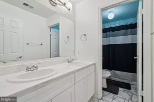 21 Cottonwood St, Jersey City, NJ 07305 - Photo 11