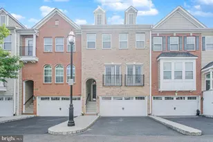 42 Creekside Ct, Secaucus, NJ 07094 - Photo 1