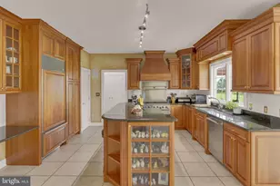 2 Dairy Farm Ln, Lambertville, NJ 08530 - Photo 9