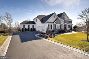 19 Donna Dr, Flemington, NJ 08822 - Photo 9