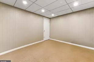 8 Chelsea Cir, Flemington, NJ 08822 - Photo 29